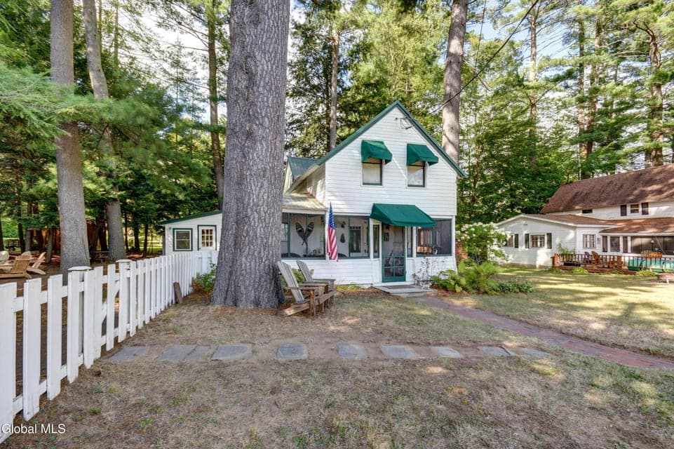 134 Lincoln Avenue, photo 4