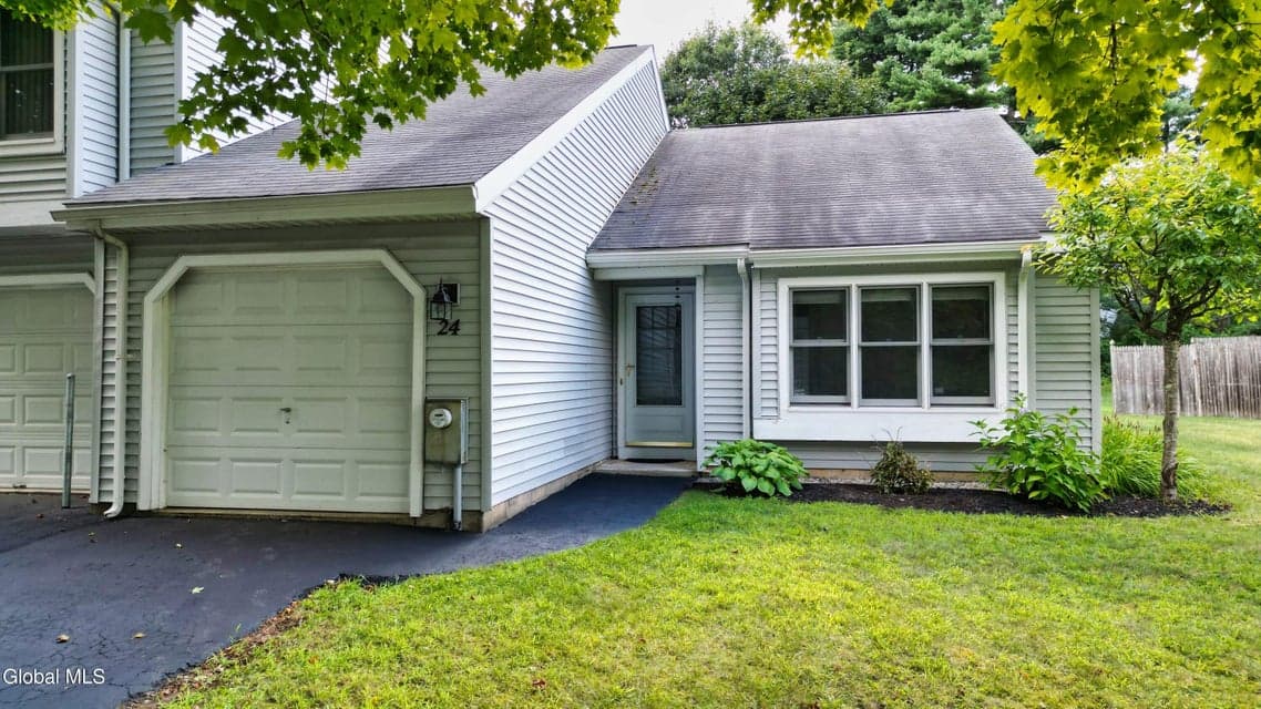 24 Old Mill Lane, photo 1