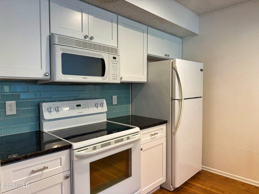 24 Old Mill Lane, photo 4