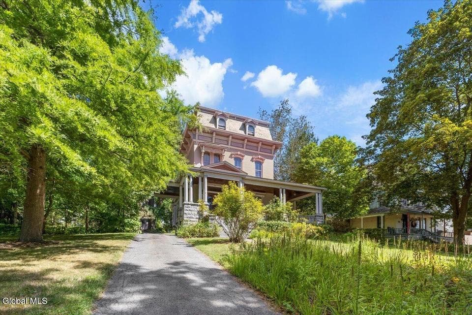 263 Guy Park Avenue, photo 3