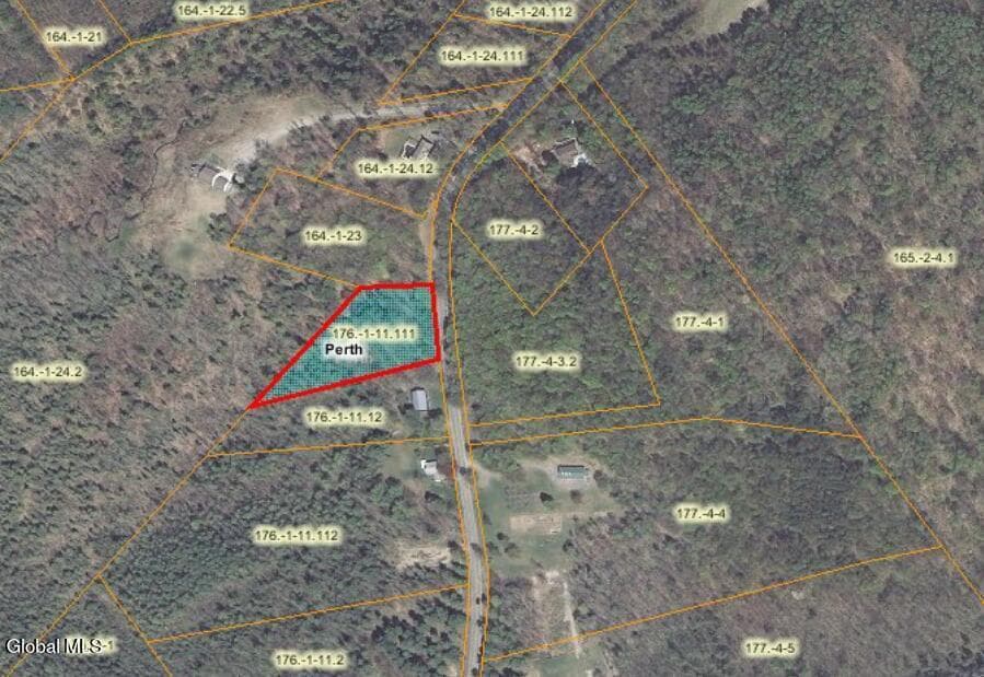 450 Sacandaga Road, photo 2