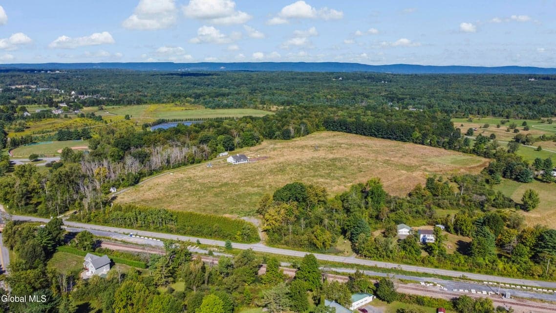 2 Bloomfield Road, Greenfield, NY, photo 3