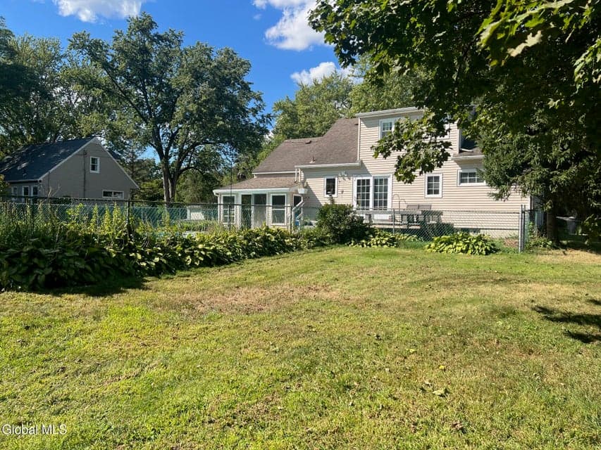 5 McNamara Drive, photo 4