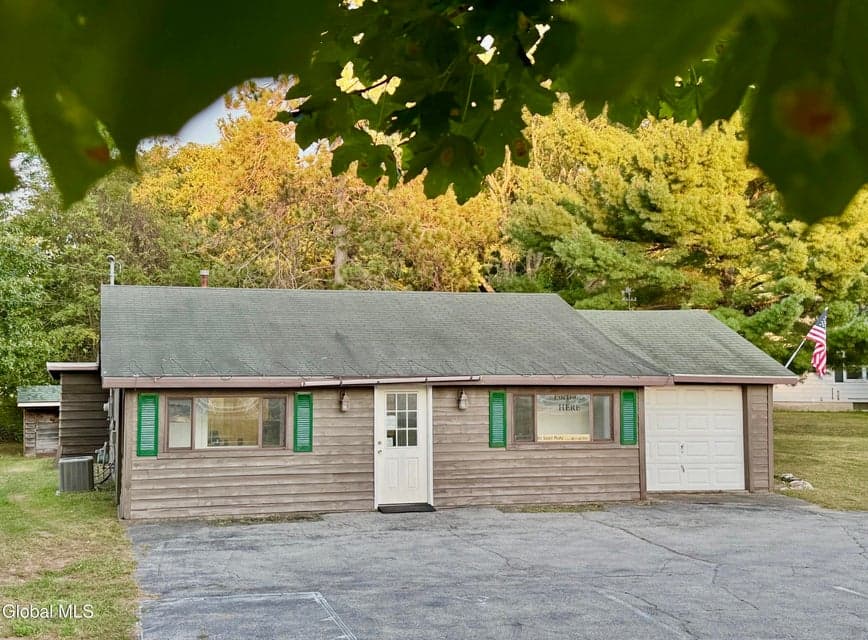 216 West Avenue, Saratoga Springs, NY, photo 4