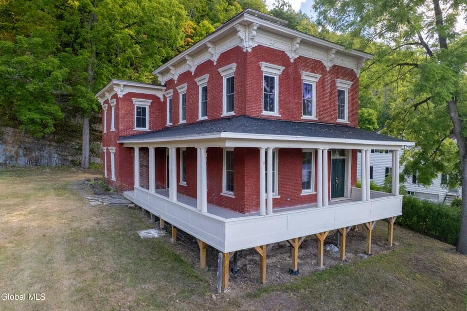 8 Mountain Street, photo 3