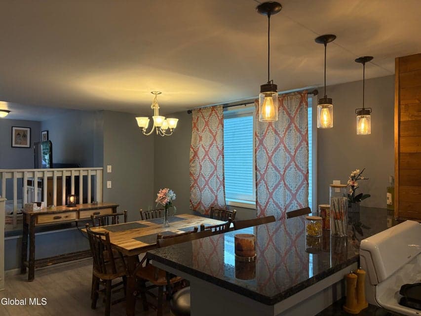 62 3RD Avenue, photo 3