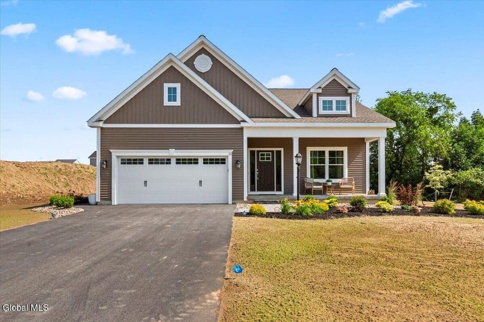 12 Clover Leaf Drive, Halfmoon, NY 12065, photo 1