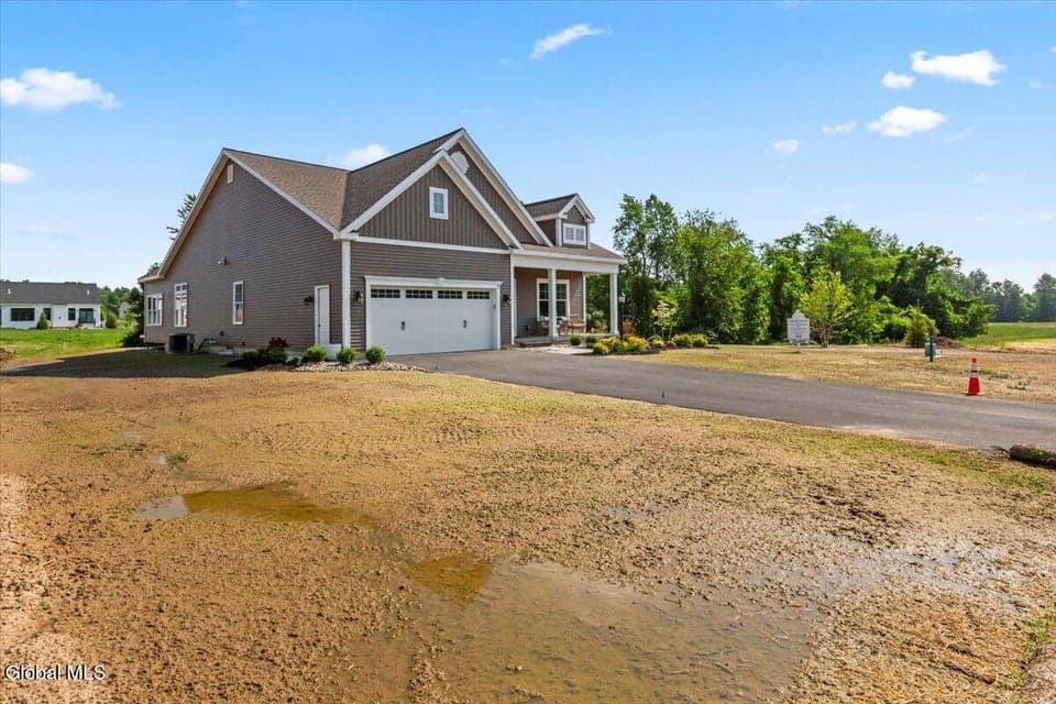 12 Clover Leaf Drive, Halfmoon, NY 12065, photo 2