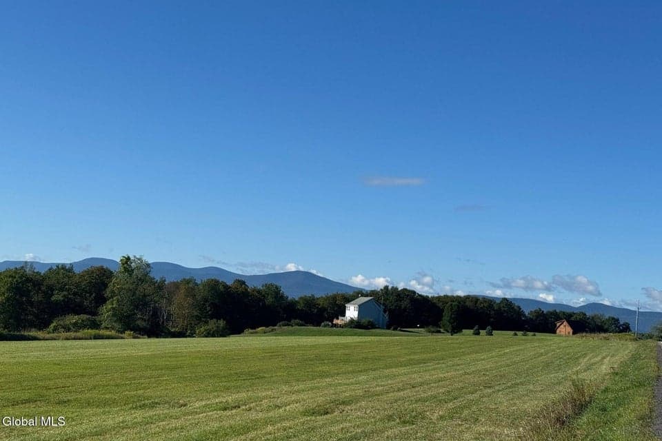 L7.110 County Route 402, photo 1