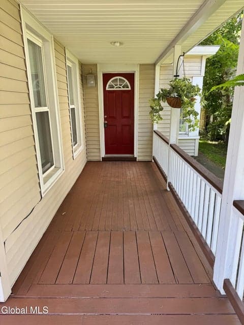 9 Division Street, photo 2
