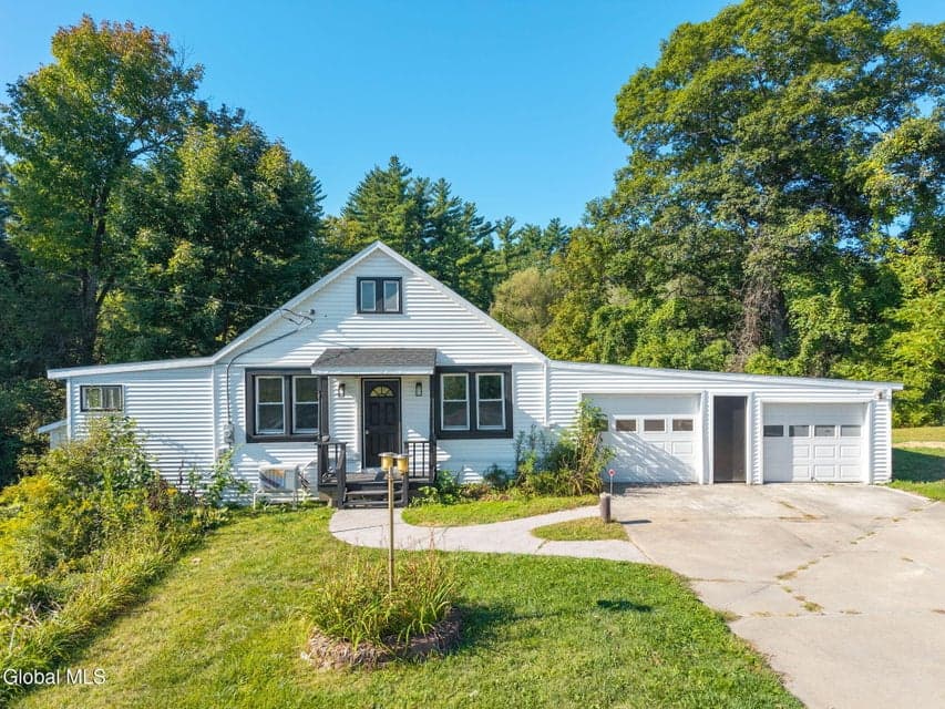 4670 Western Turnpike, photo 1