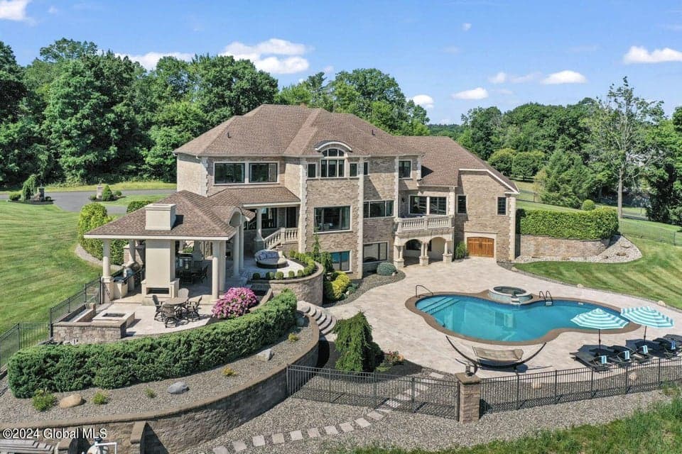 7 Stoneridge Drive, Loudonville, NY, photo 2