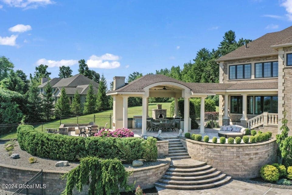 7 Stoneridge Drive, Loudonville, NY, photo 4