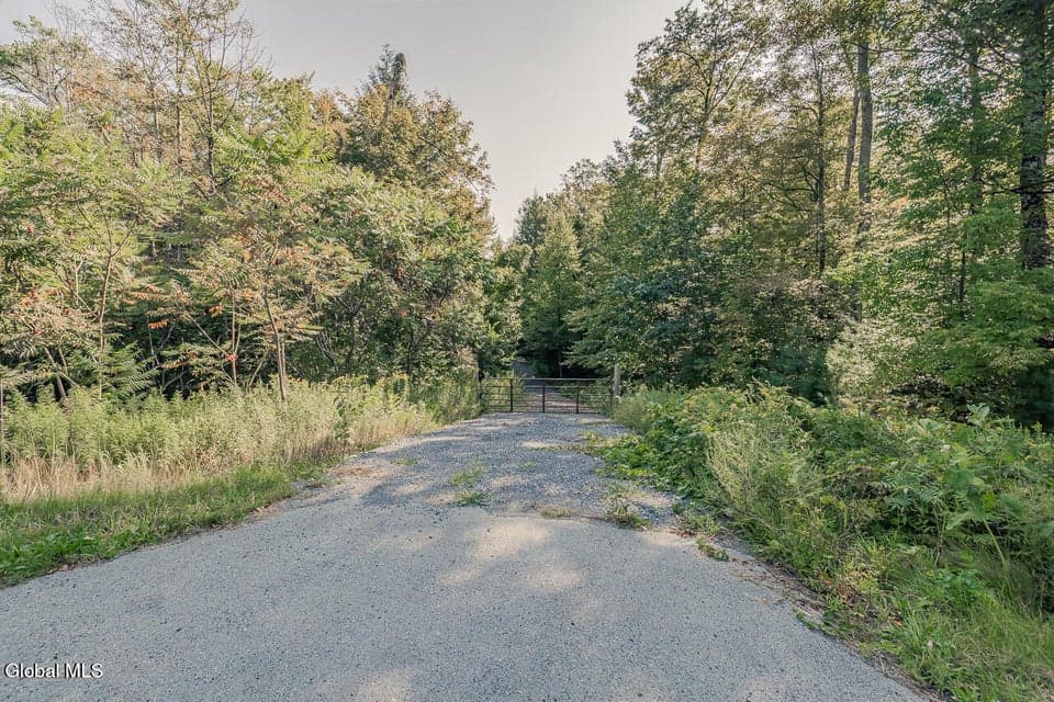 L39.2 Route 9, photo 4