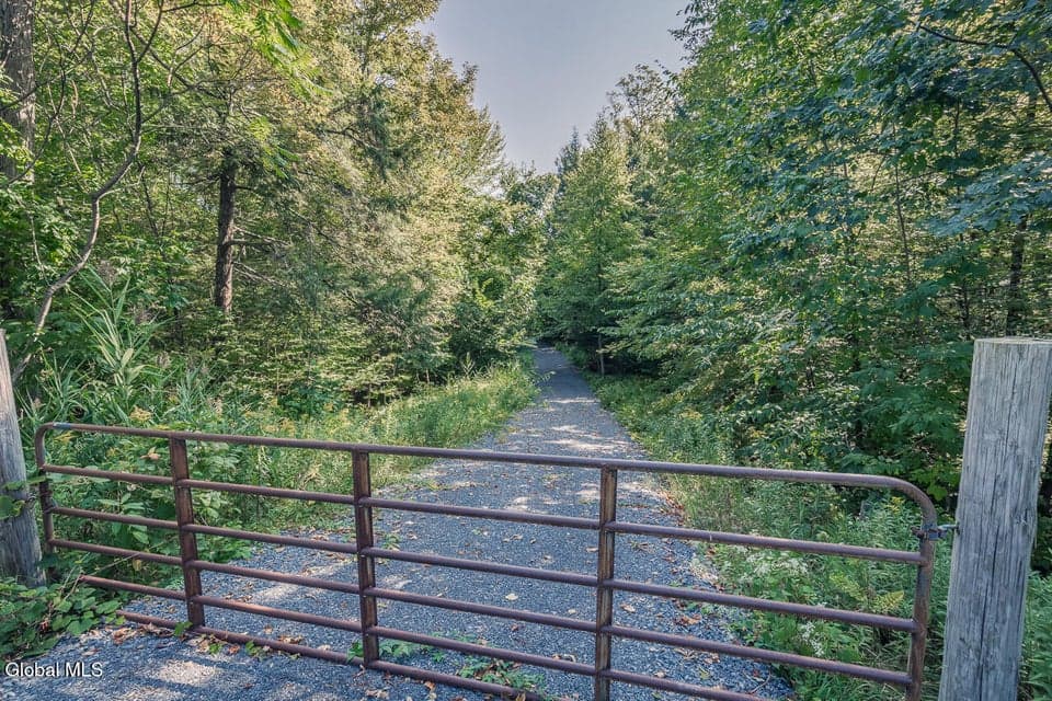 L39.2 Route 9, photo 1