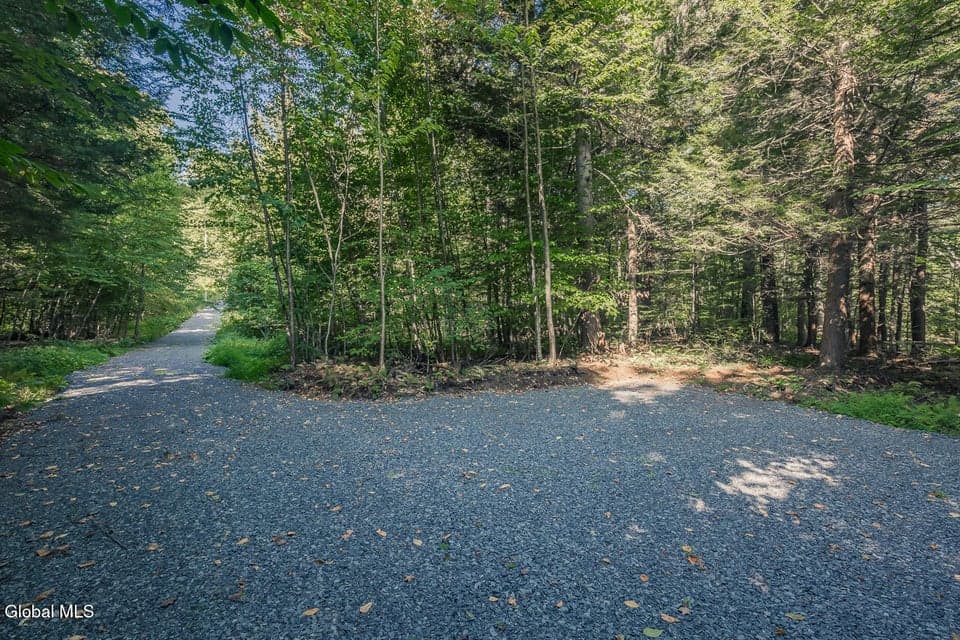L39.2 Route 9, photo 2