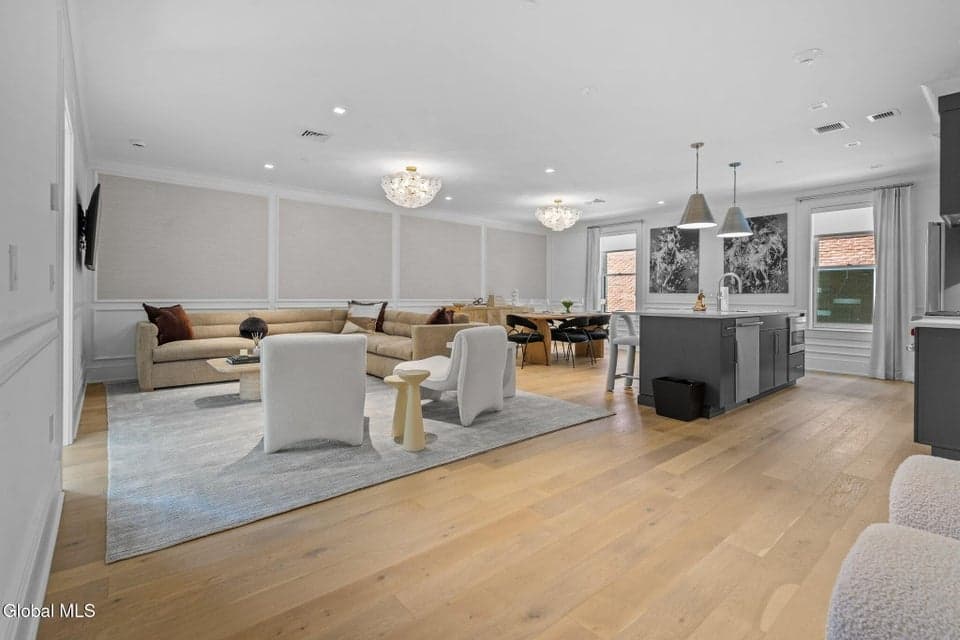 19 Washington Street, 255 J, Saratoga Springs, Inside, NY 12866, photo 5