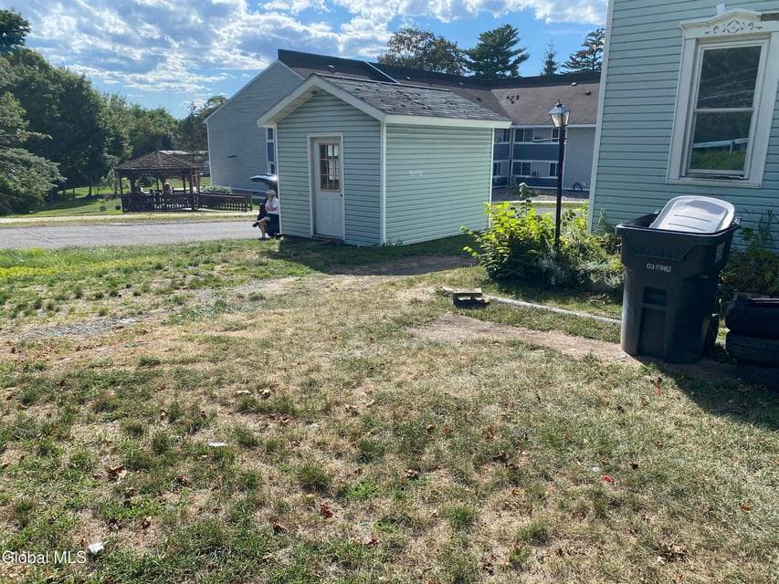 45 6th Street, photo 2