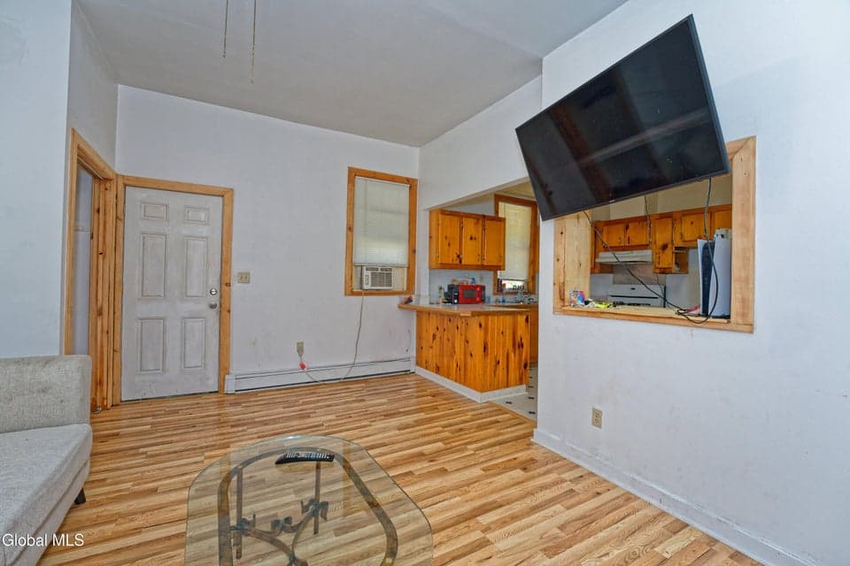 1554 1st Street, photo 4