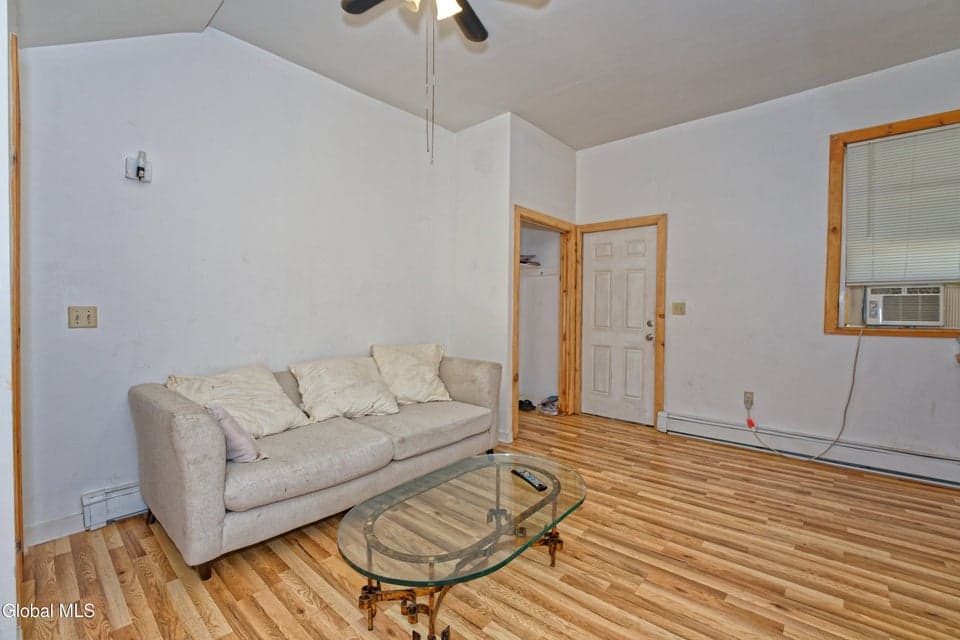 1554 1st Street, photo 5
