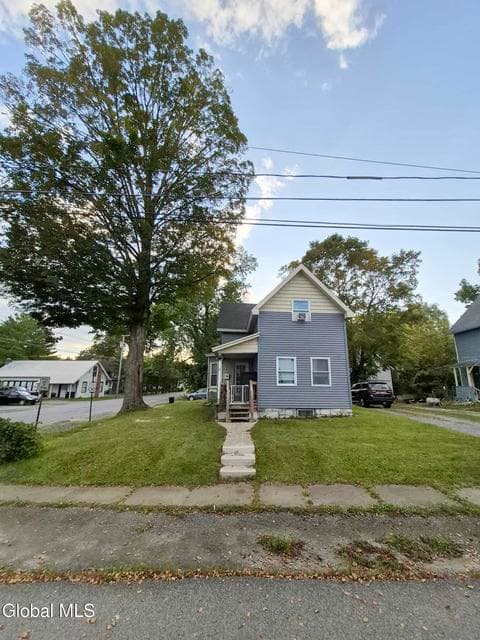 8 Green Street, Mayfield, NY, photo 1