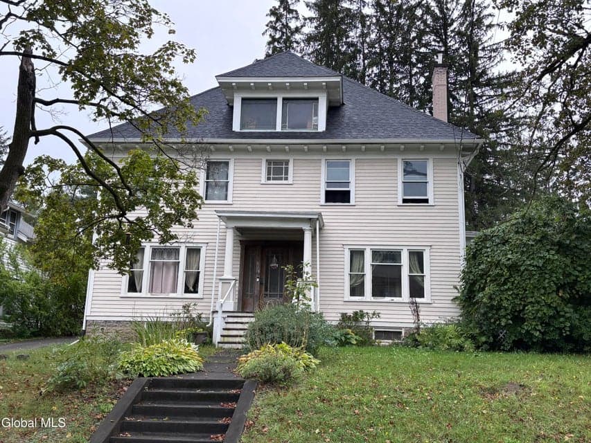 318 E Main Street