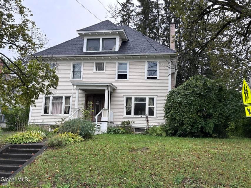 318 E Main Street, photo 3