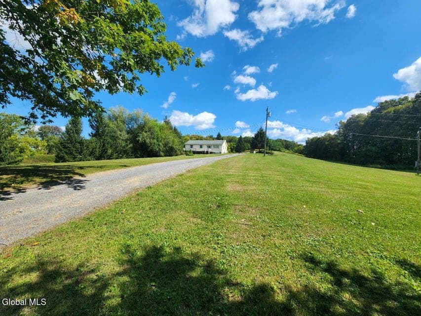 144 Maple Bush Road, photo 2