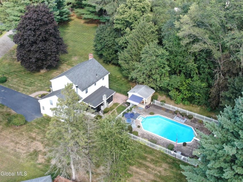 4 Conifer Drive, photo 3
