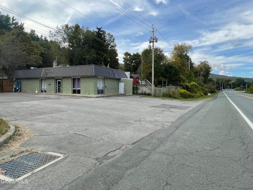 18223 NY-22, photo 4
