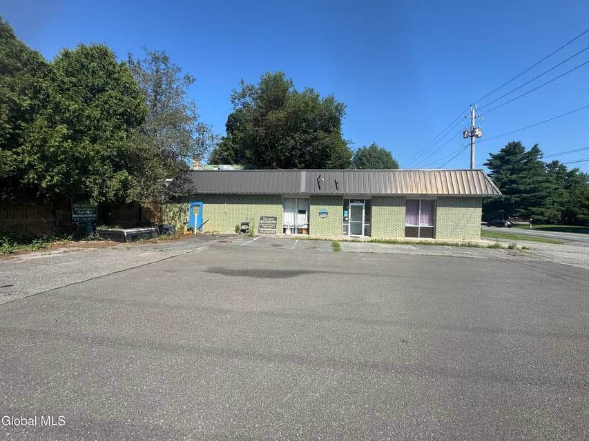 18223 NY-22, photo 2