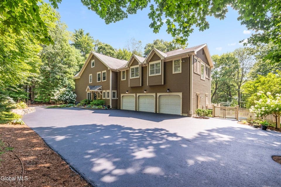 70 Dublin Drive, Niskayuna, NY, photo 3
