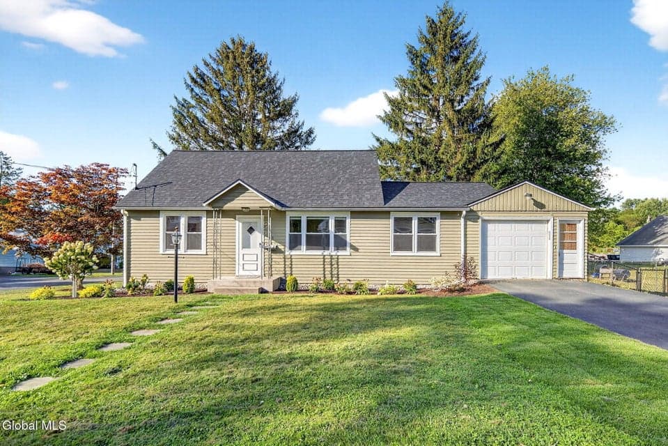 52 Overlook Avenue, photo 1