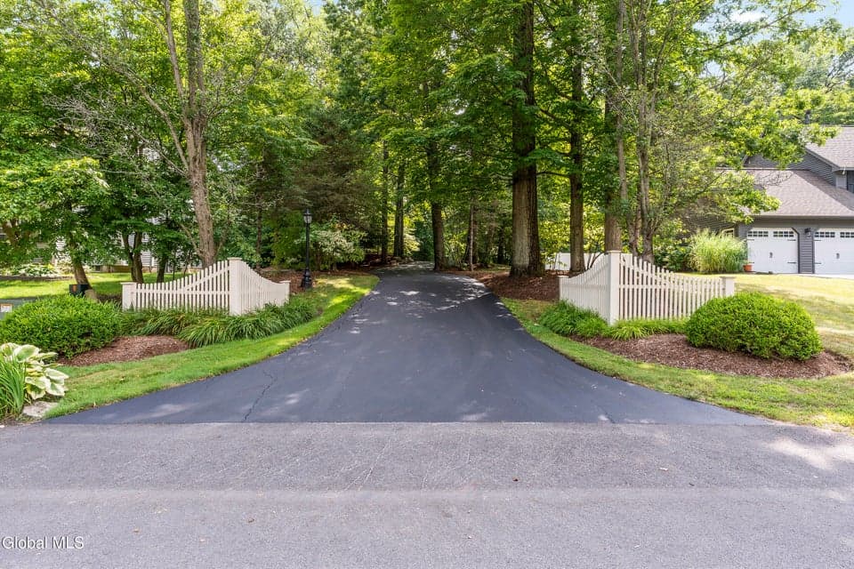 70 Dublin Drive, Niskayuna, NY, photo 2