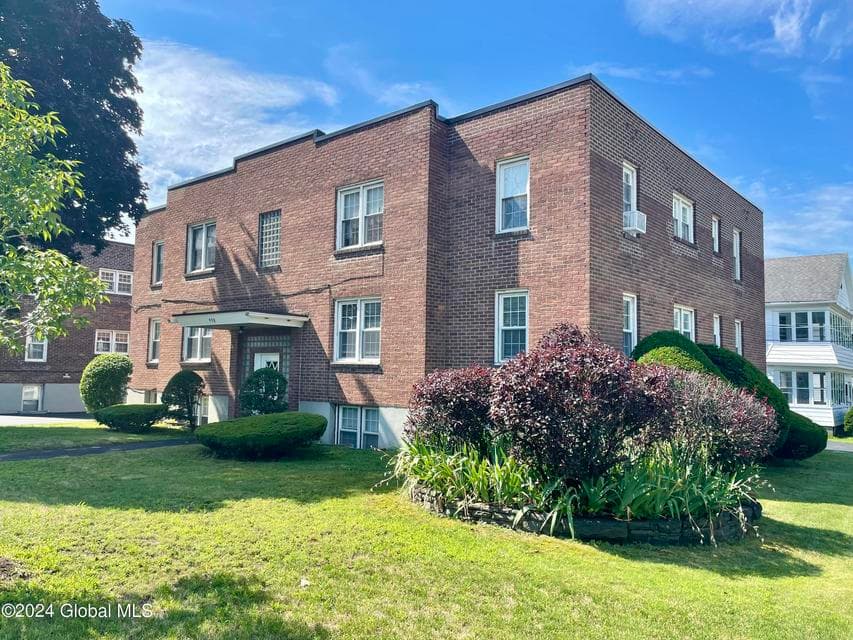 950 Washington Avenue, Albany, NY, photo 2