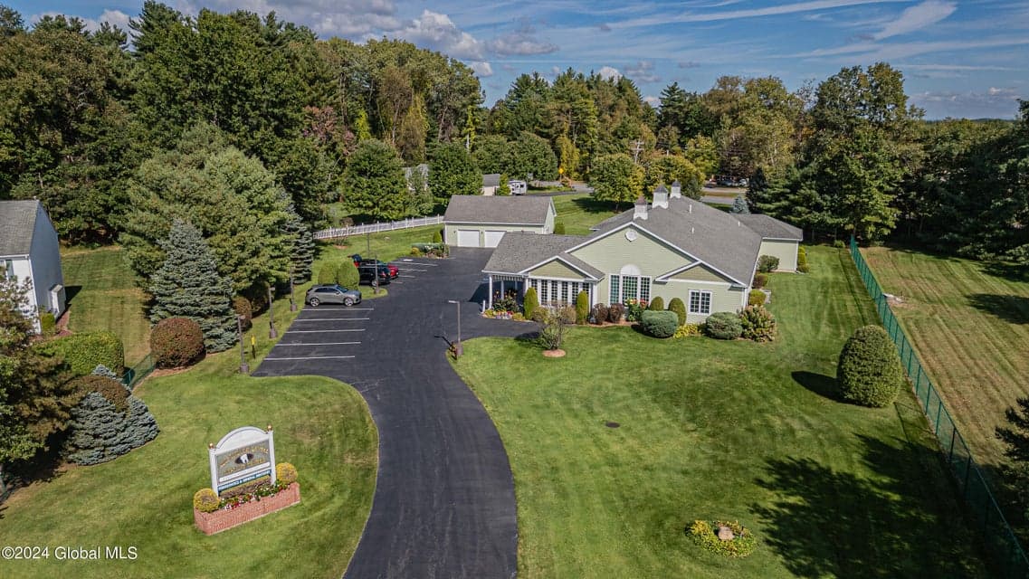 16 Hunter Brook Lane, Queensbury, NY, photo 3