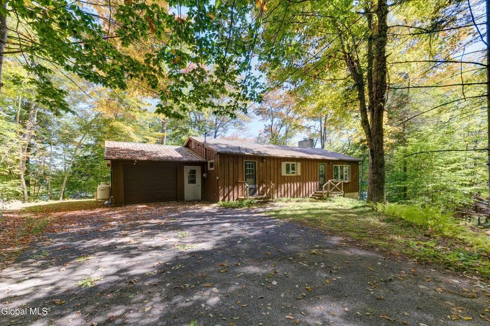 186 S Shore Road, photo 2