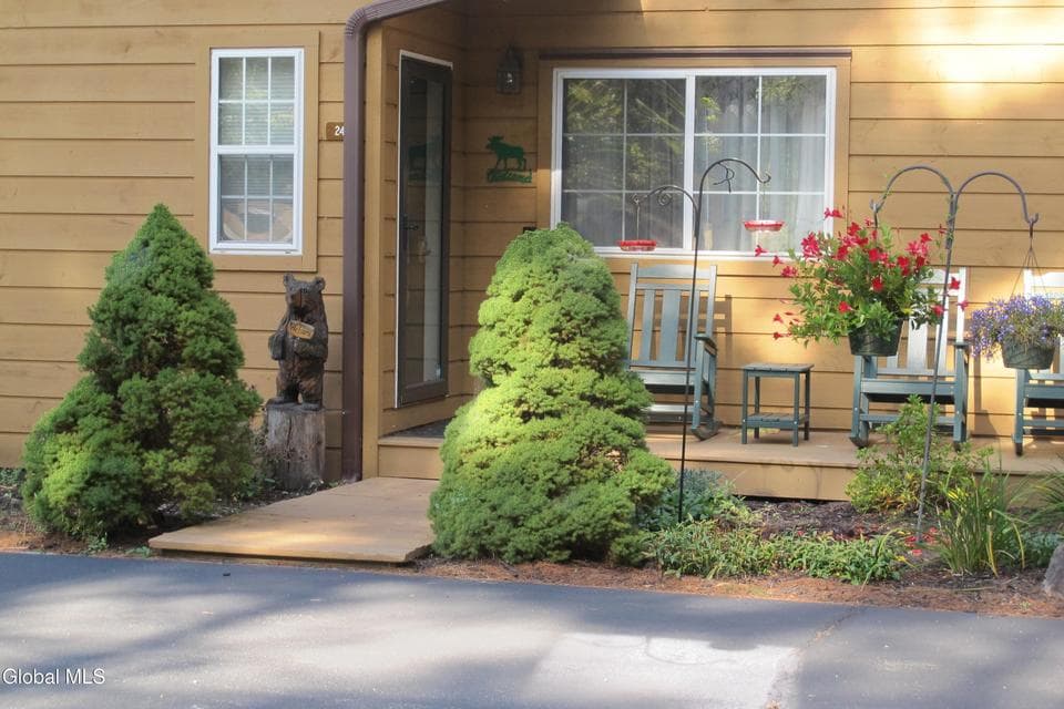 24 Balsam Crest Path, photo 1