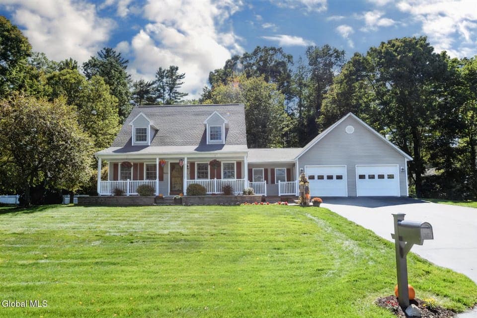 12 Iris Avenue, photo 1