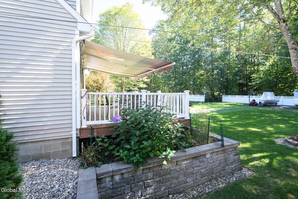 12 Iris Avenue, photo 3