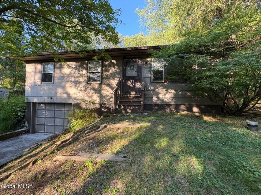 118 Meadow Lane, photo 1