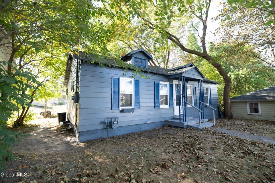 78 Spruce Street, photo 2