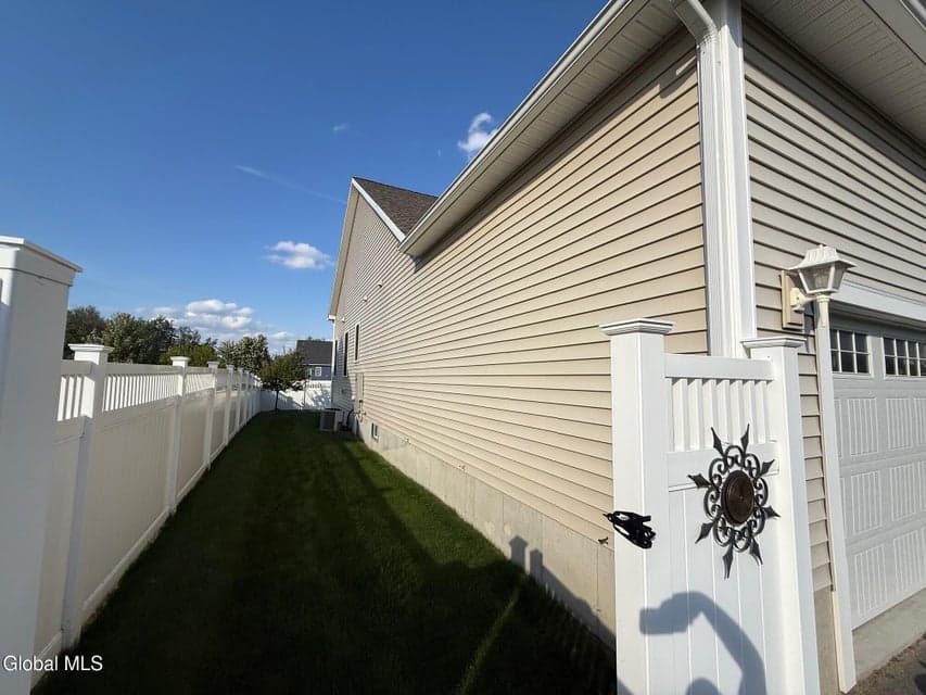 4 Vogt Drive, photo 3