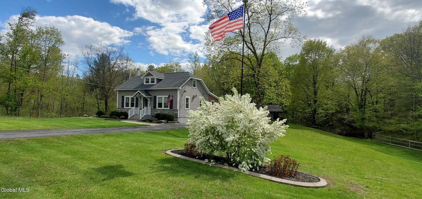 325 Route 423, Saratoga Springs, NY 12866, photo 1