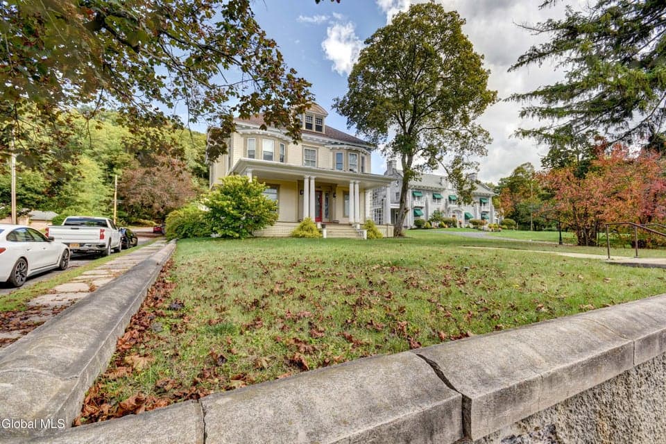 353 Guy Park Avenue, Amsterdam, NY, photo 1