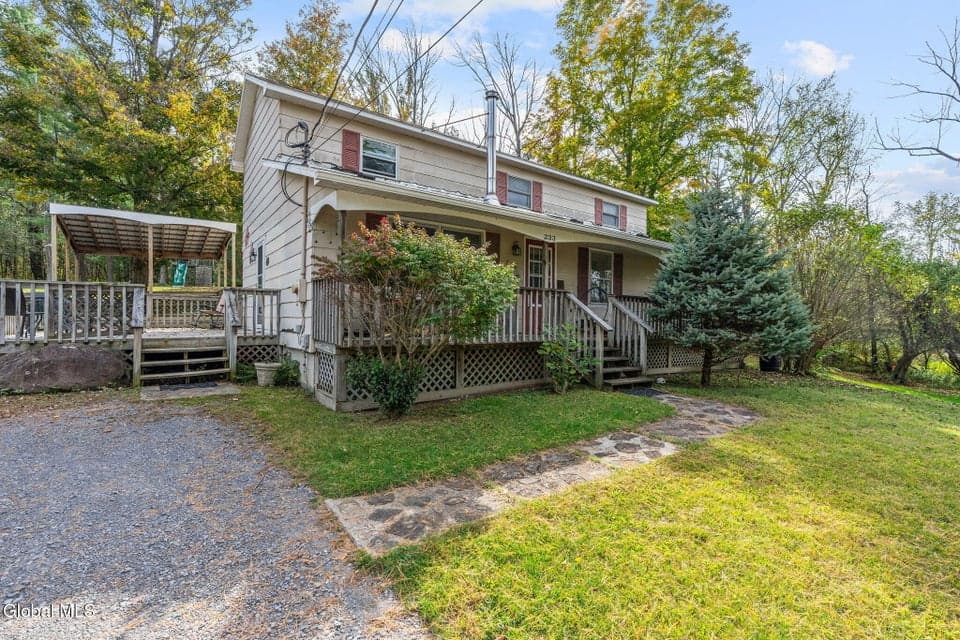233 Maple Avenue, photo 2