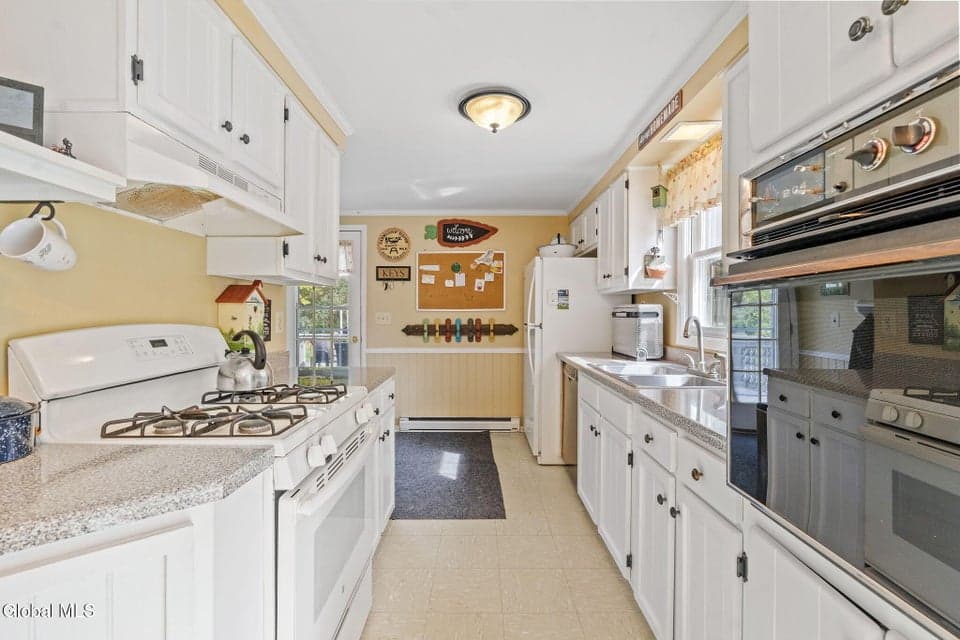 233 Maple Avenue, photo 5