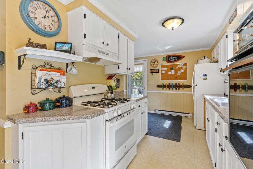 233 Maple Avenue, photo 4