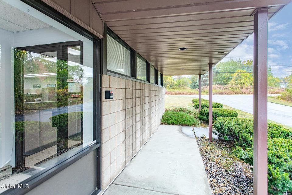 601 Columbia St Extension, photo 2
