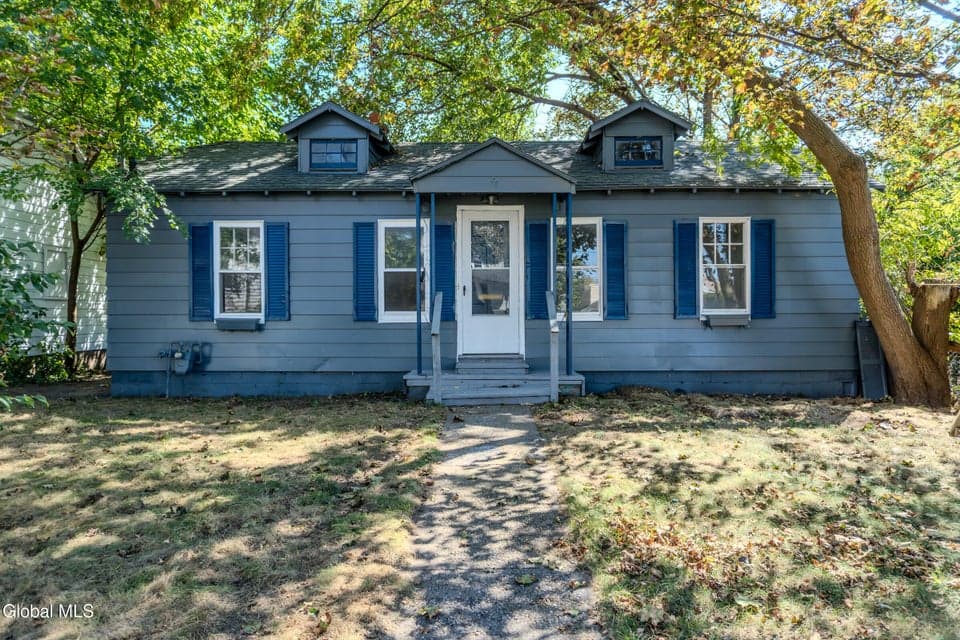 78 Spruce Street, photo 1